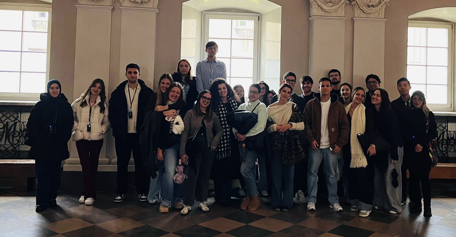Zdjęcie grupowe studentów Erasmusa podczas Erasmus Days