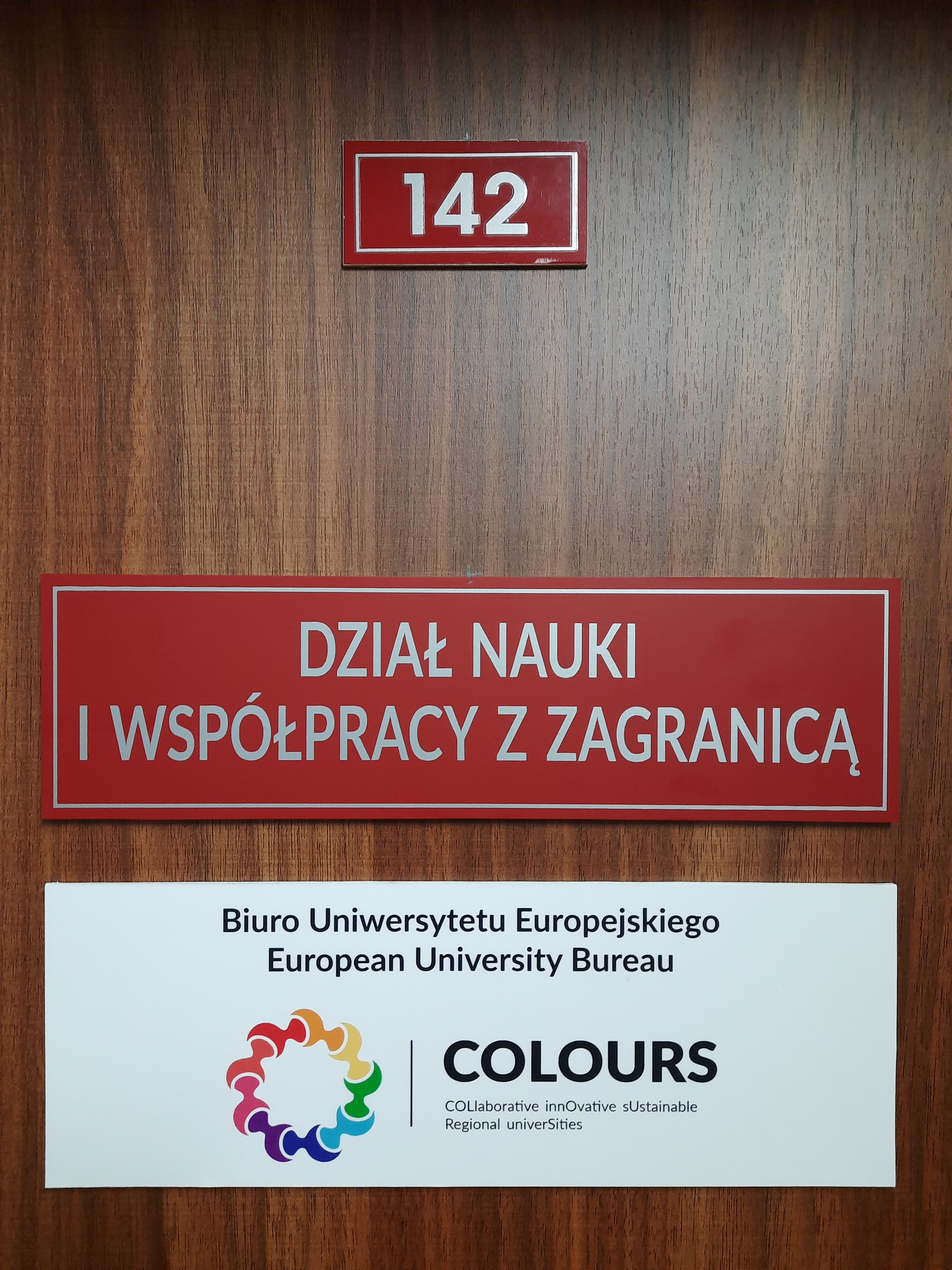 Biuro Uniwersytetu Europejskiego COLOURS, pok. 142